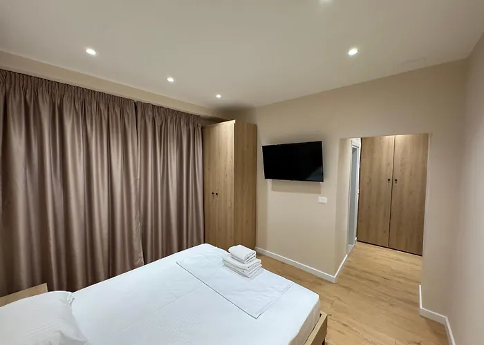Apartament Center 1 *